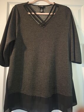 Any Wear Black Knit V-Neck Tunic With Sheer Bottom Trim